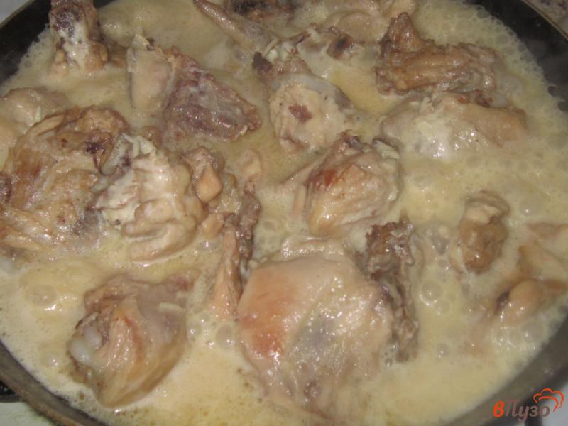 Фото приготовление рецепта: Курица в сливочно-горчичном соусе на сковороде шаг №4