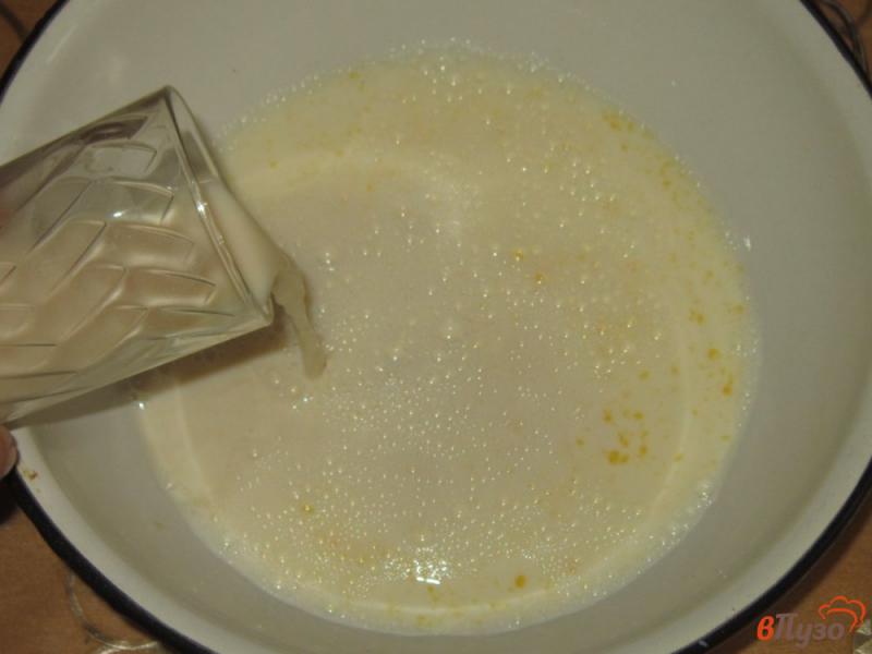 Фото приготовление рецепта: Сосиски в тесте с кетчупом шаг №3