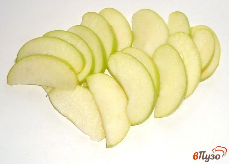 Фото приготовление рецепта: Салат из чечевицы с зеленым яблоком шаг №3