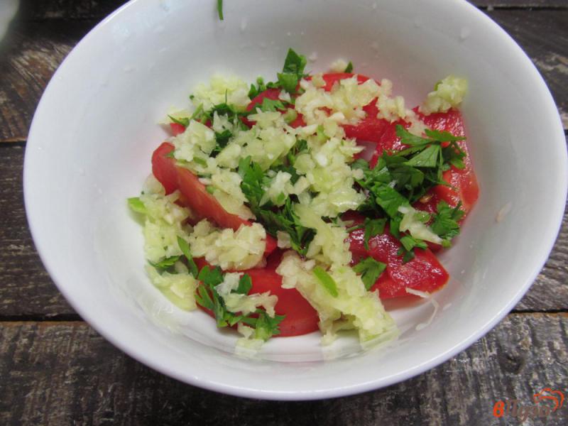 Фото приготовление рецепта: Закусочные помидоры шаг №5