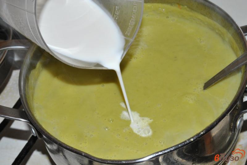Фото приготовление рецепта: Суп-пюре из овощей с курицей шаг №9