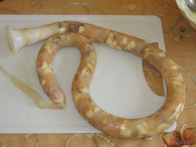 Фото приготовление рецепта: Домашние колбаски из куриной грудки с грибами шаг №4