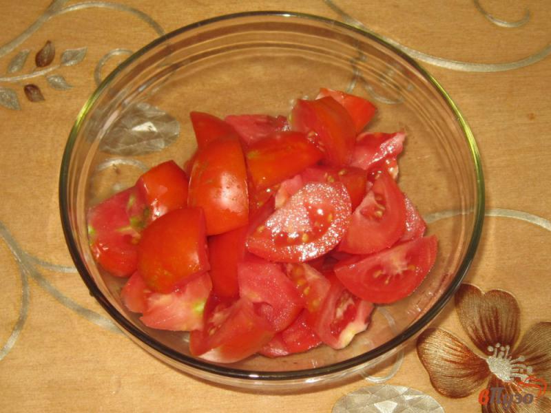 Фото приготовление рецепта: Салат из помидоров с вареной колбасой шаг №1