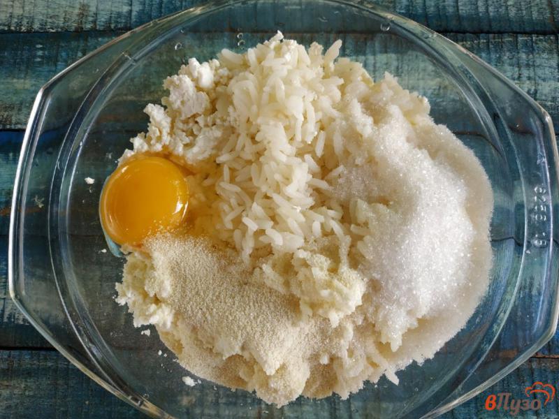 Фото приготовление рецепта: Сырники с рисом и манкой шаг №3