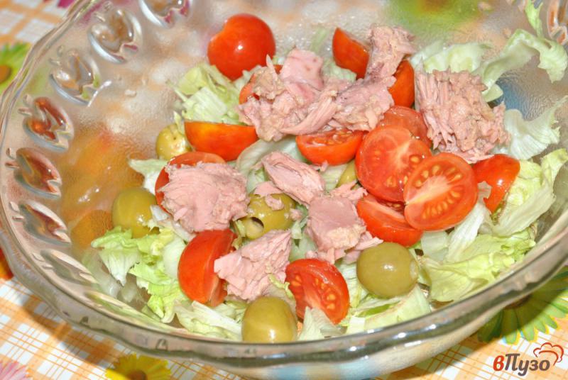 Фото приготовление рецепта: Овощной салат с тунцом шаг №4
