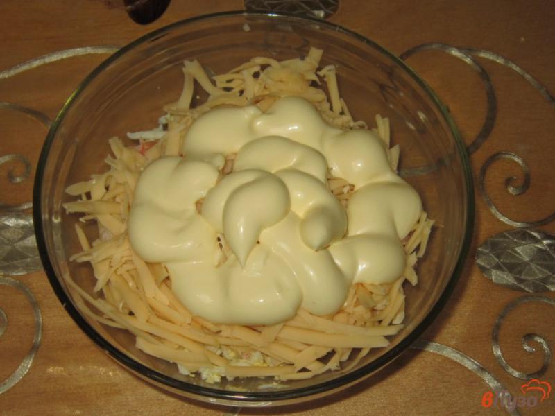 Фото приготовление рецепта: Паштет из креветок с сыром и яйцом  на завтрак шаг №4