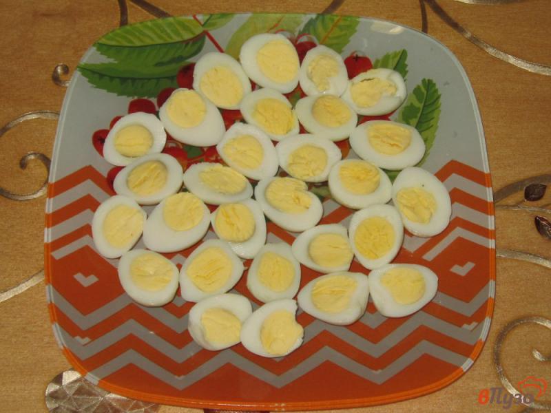 Фото приготовление рецепта: Закуска из перепелиных яиц шаг №3