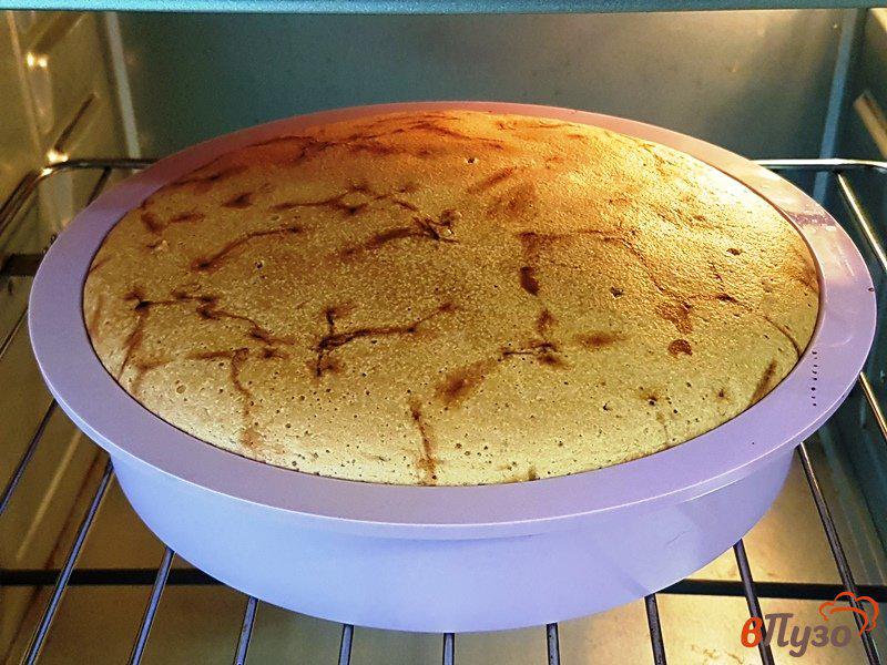 Фото приготовление рецепта: Пирог с черной смородиной шаг №9
