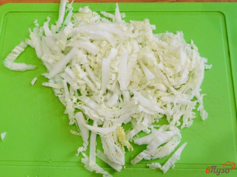 Фото приготовление рецепта: Овощной салат с авокадо и пекинской капустой шаг №1