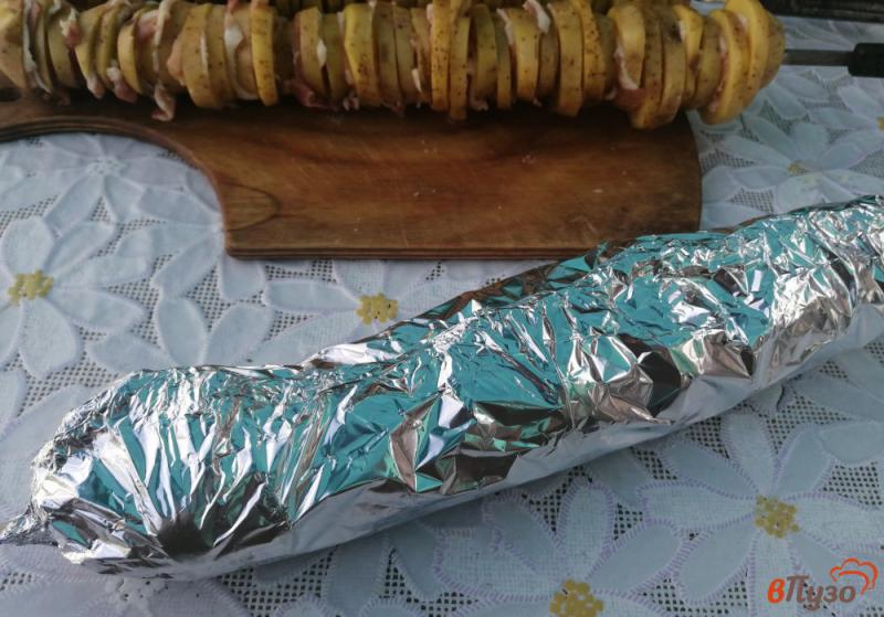 Фото приготовление рецепта: Картофель с беконом на мангале шаг №6