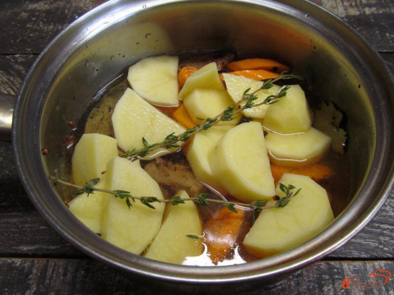 Фото приготовление рецепта: Говядина с овощами и шампиньоном шаг №4