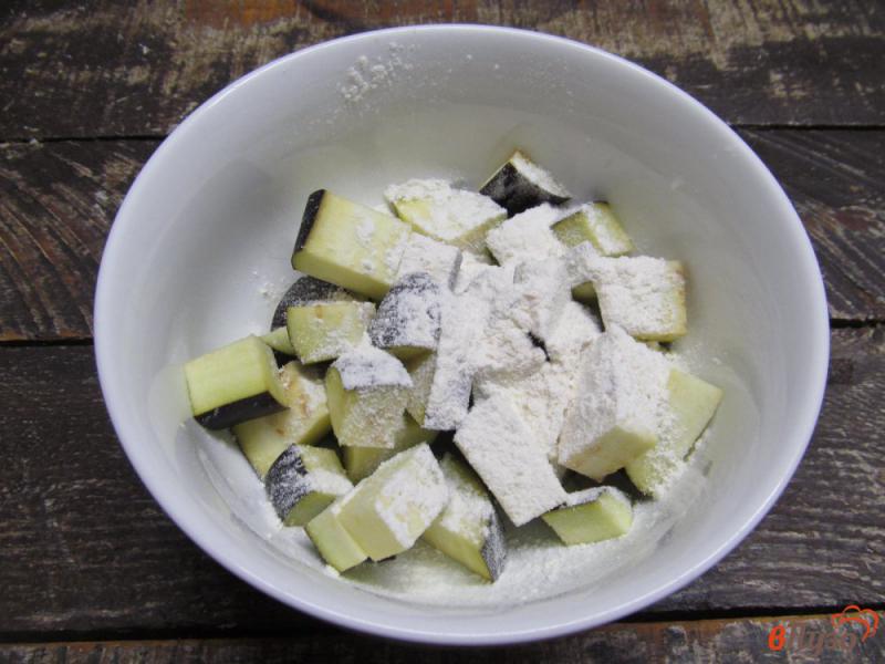 Фото приготовление рецепта: Суп из баклажана с помидором и перцем шаг №2