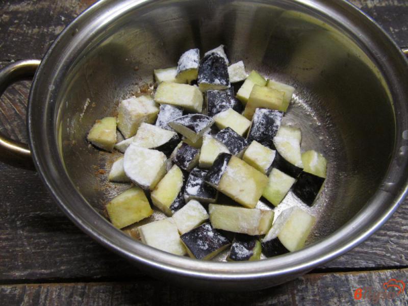 Фото приготовление рецепта: Суп из баклажана с помидором и перцем шаг №3