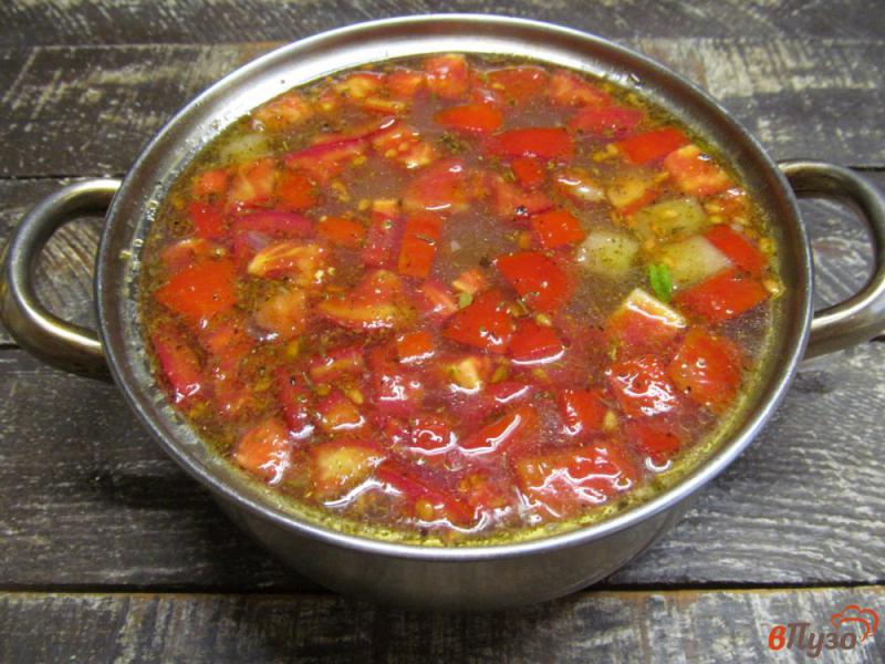 Фото приготовление рецепта: Суп из баклажана с помидором и перцем шаг №7