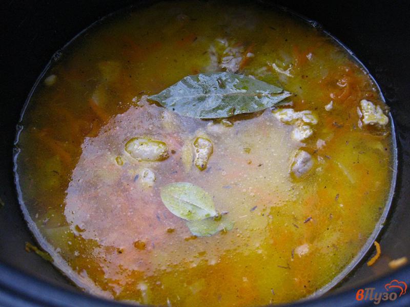 Фото приготовление рецепта: Рис с курицей и грибами в мультиварке шаг №5