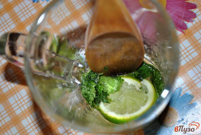 Фото приготовление рецепта: Арбузный мохито безалкогольный шаг №3