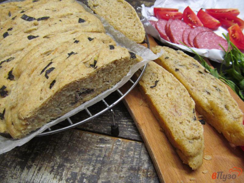 Фото приготовление рецепта: Базиликовый хлеб шаг №15