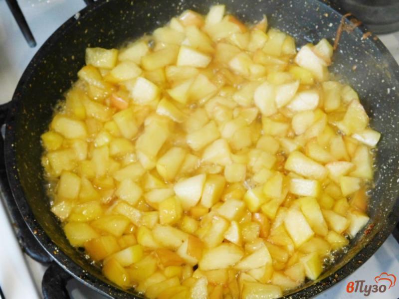 Фото приготовление рецепта: Десерт из карамельных яблок шаг №5