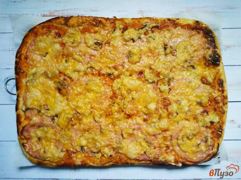 Фото приготовление рецепта: Пицца с грибами по-домашнему шаг №7