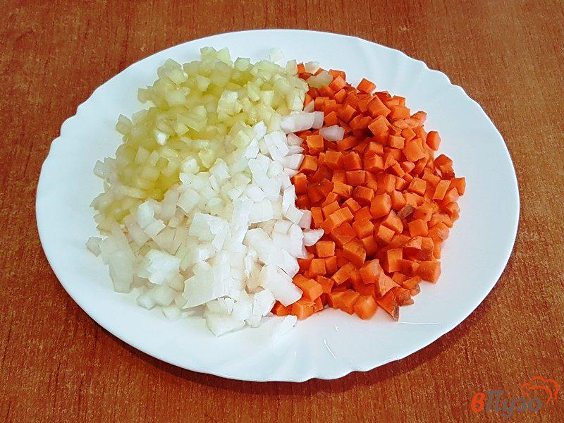Фото приготовление рецепта: Томатный суп с копченой курицей шаг №5