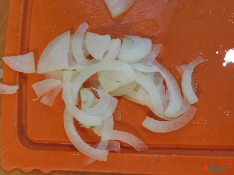 Фото приготовление рецепта: Салат с авокадо и апельсином шаг №4