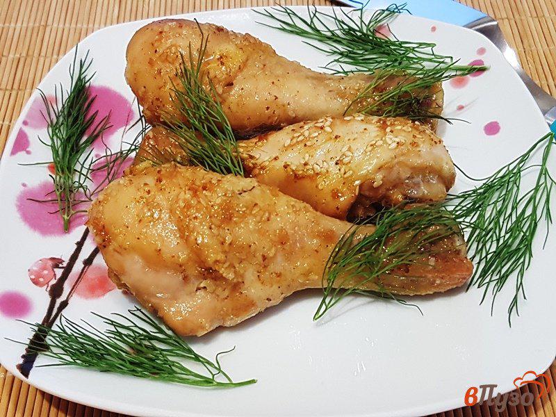 Фото приготовление рецепта: Куриные голени в медовом соусе шаг №9