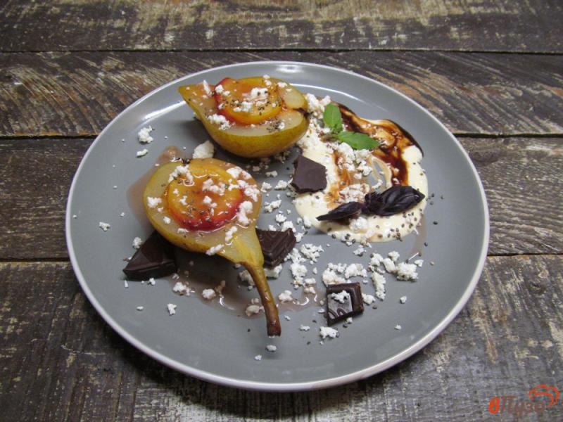Фото приготовление рецепта: Десерт из груши со сливой шаг №8