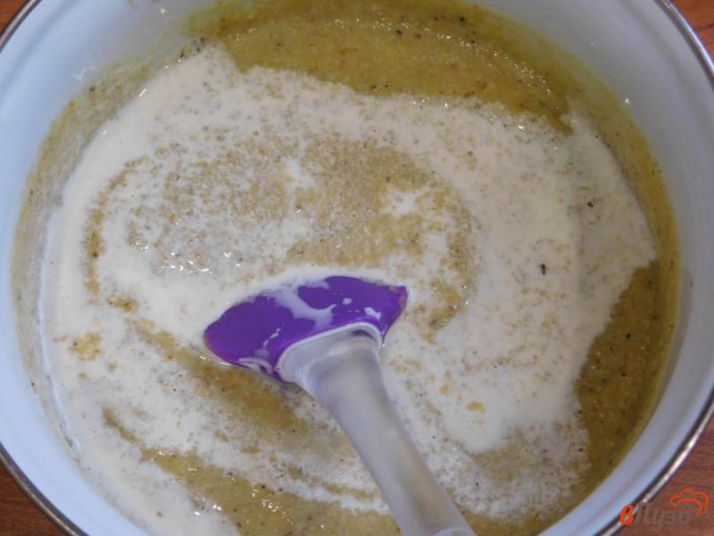 Фото приготовление рецепта: Грибной крем-суп с сухариками шаг №6
