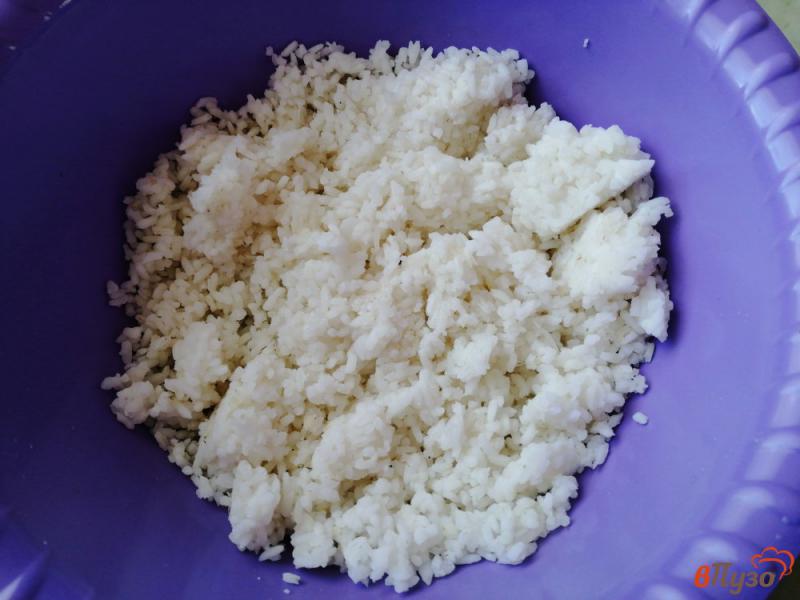 Фото приготовление рецепта: Рисовая запеканка с шампиньонами шаг №1