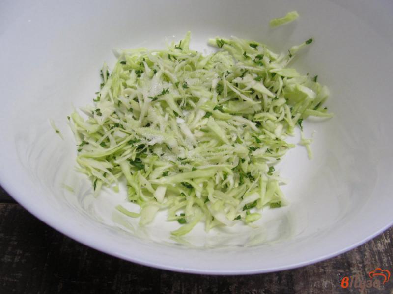 Фото приготовление рецепта: Салат из риса с капустой шаг №2