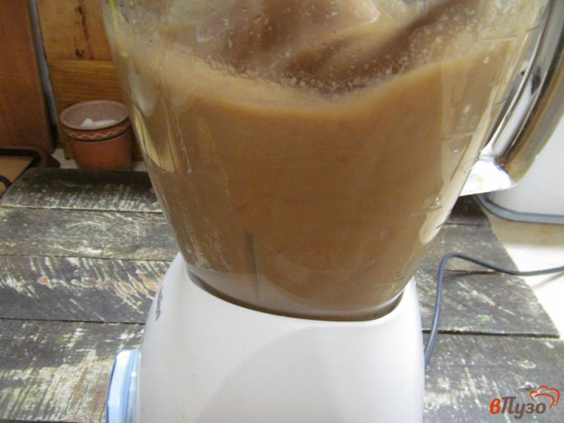 Фото приготовление рецепта: Смузи сливово-яблочный с какао и корицей шаг №4
