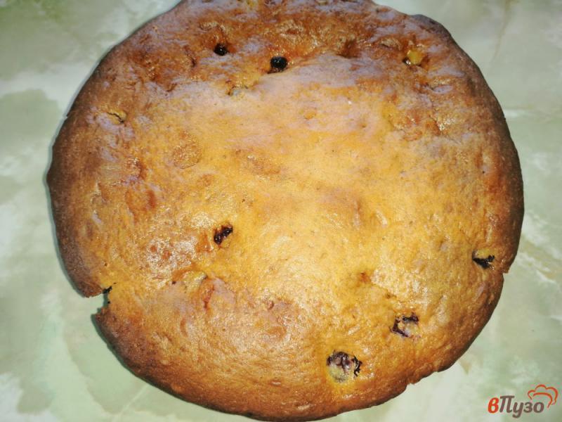Фото приготовление рецепта: Пирог с вишней на сгущенном молоке шаг №11