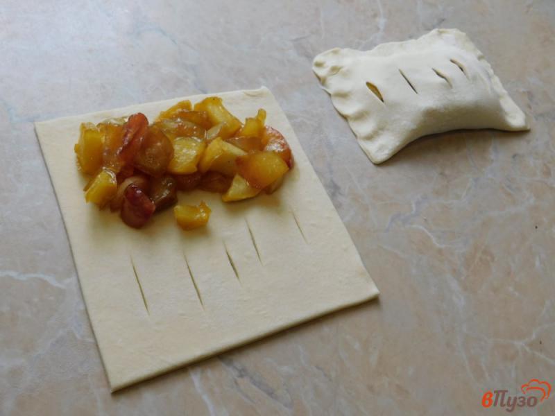 Фото приготовление рецепта: Яблочные слойки шаг №3