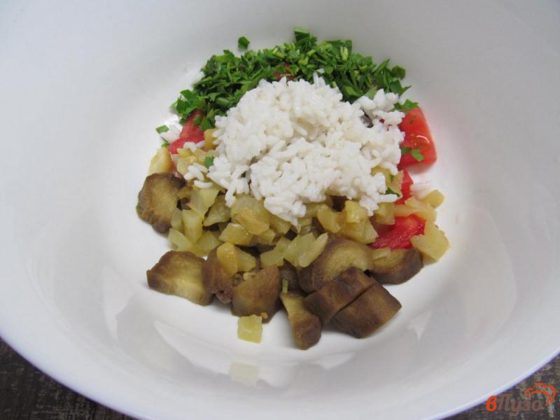 Фото приготовление рецепта: Салат из печеных овощей с рисом шаг №6