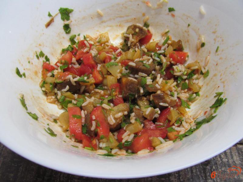 Фото приготовление рецепта: Салат из печеных овощей с рисом шаг №8