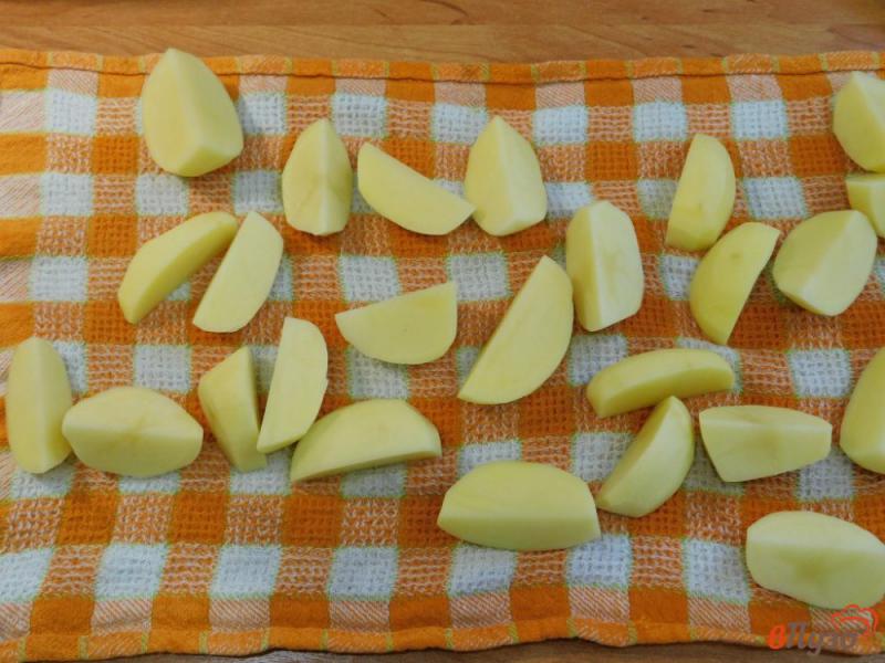Фото приготовление рецепта: Картофель дольками из духовки шаг №1