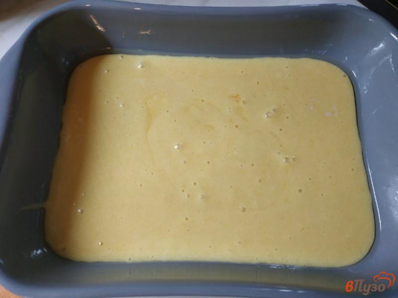 Фото приготовление рецепта: Безглютеновый ежевичный пирог шаг №5