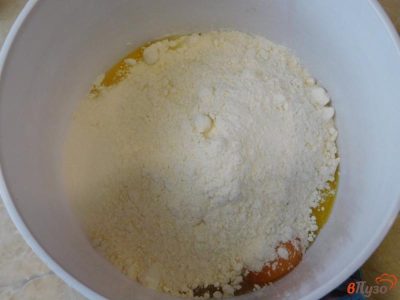 Фото приготовление рецепта: Яблочный пирог на сметанном тесте шаг №3