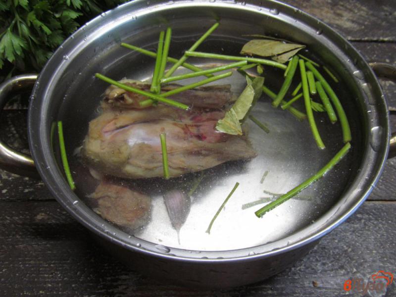 Фото приготовление рецепта: Рисовый суп с баклажаном шаг №1