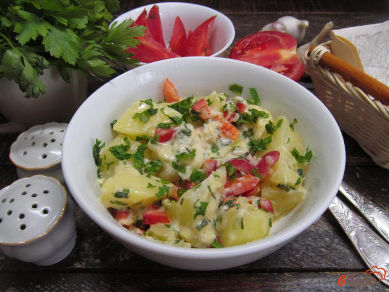 Фото приготовление рецепта: Картофель в соусе из болгарского перца с сыром и тимьяном шаг №6