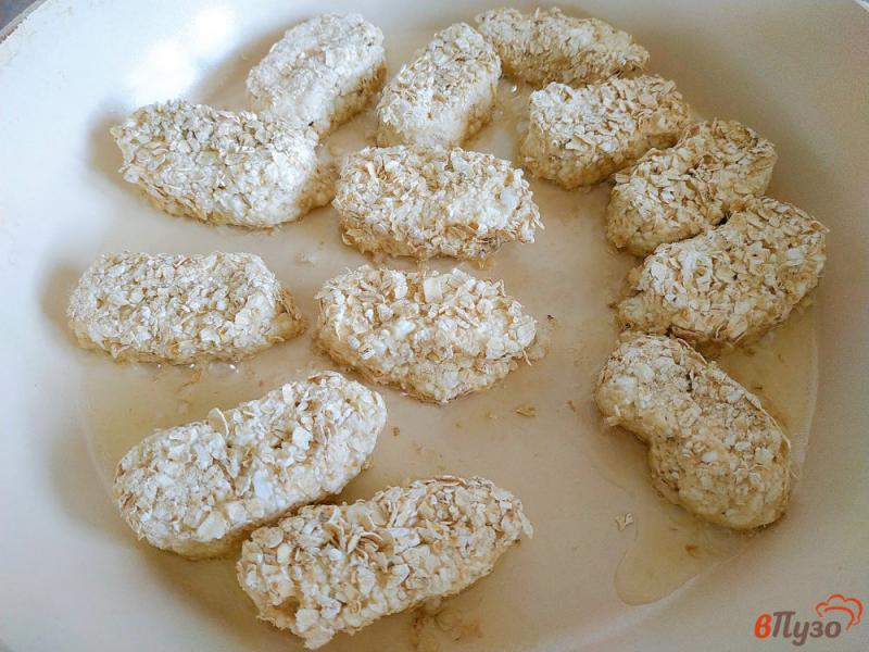 Фото приготовление рецепта: Сырники с кокосом и овсянкой шаг №6