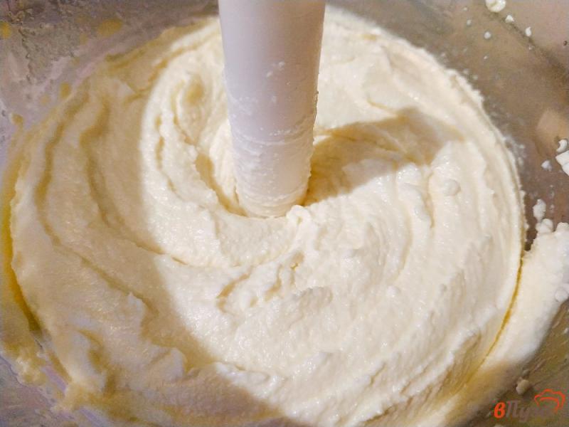 Фото приготовление рецепта: Творожный радужный крем для торта шаг №2