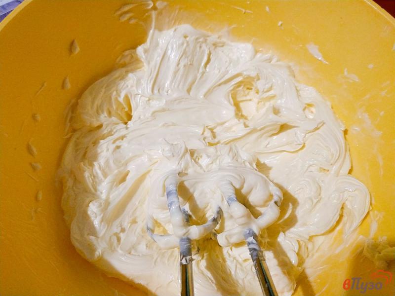 Фото приготовление рецепта: Творожный радужный крем для торта шаг №3