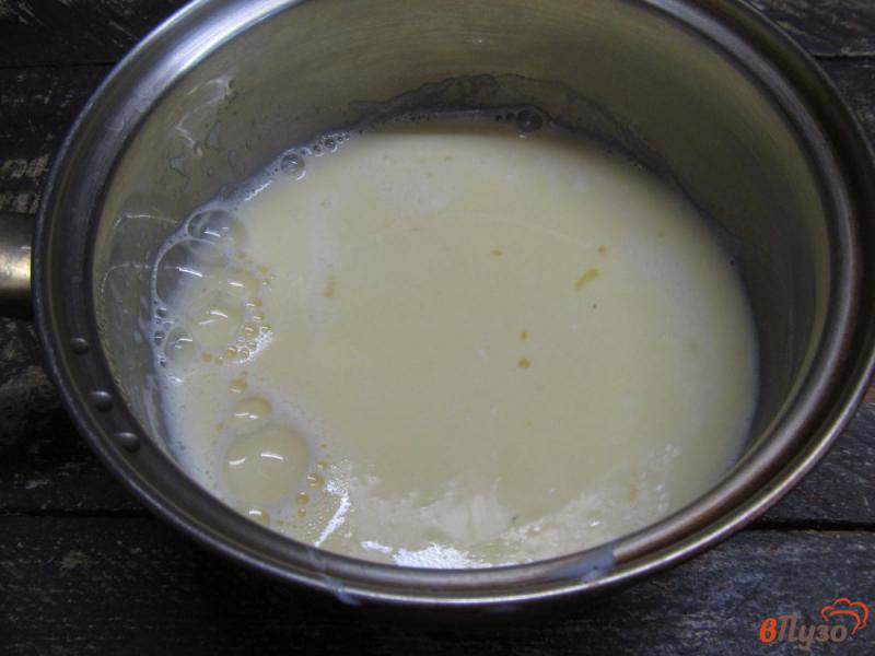 Фото приготовление рецепта: Десерт из заварного крема с виноградом шаг №4