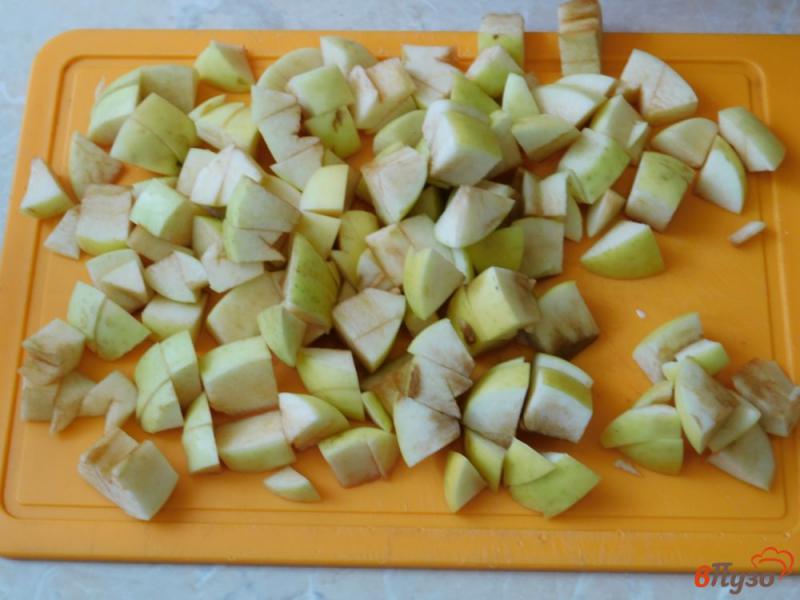 Фото приготовление рецепта: Яблочный десерт с творогом шаг №1