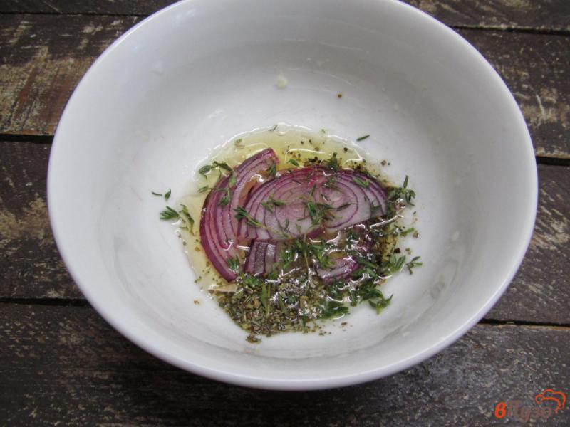 Фото приготовление рецепта: Овощной салат с сыром моцарелла шаг №2