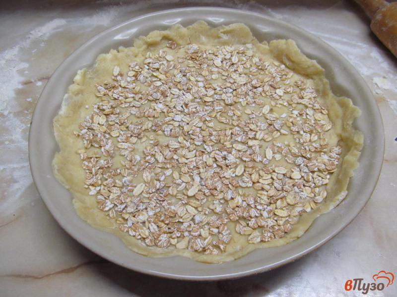 Фото приготовление рецепта: Пирог с яблоком и малиной шаг №10