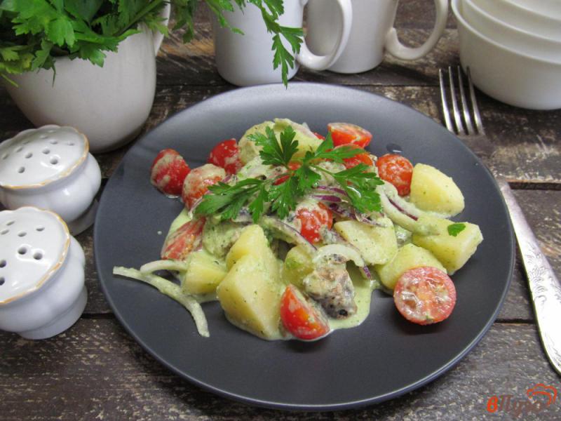 Фото приготовление рецепта: Салат из сардин и отварного картофеля шаг №7