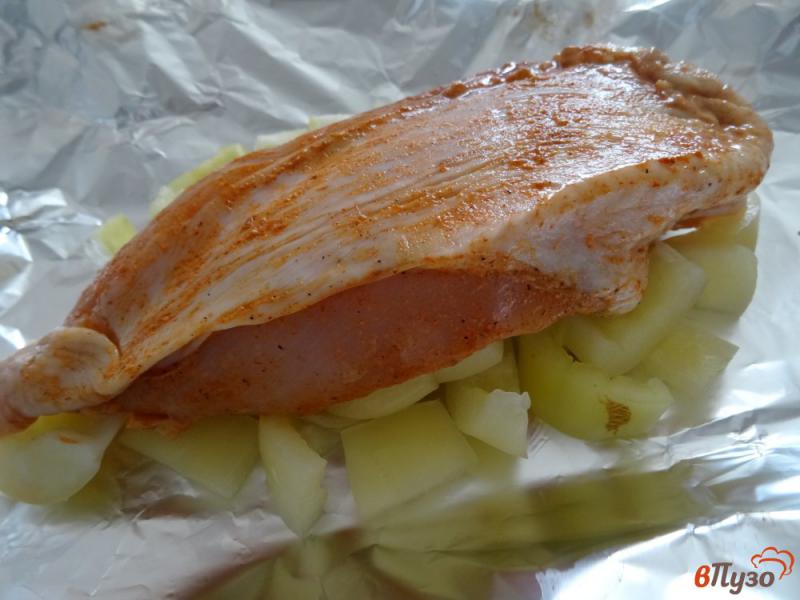 Фото приготовление рецепта: Куриная грудка с болгарским перцем шаг №3