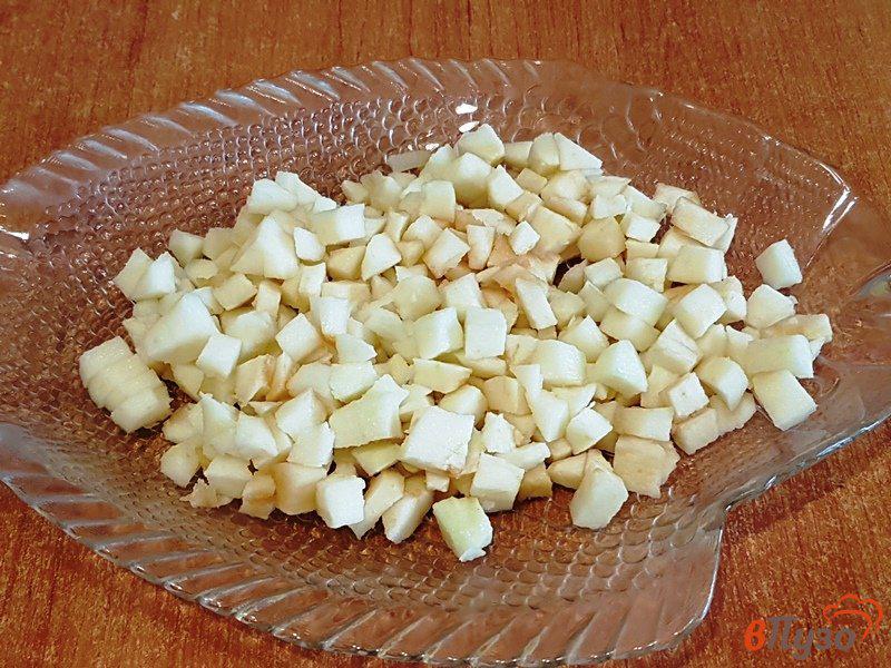Фото приготовление рецепта: Овсяное печенье с яблоками и изюмом шаг №6